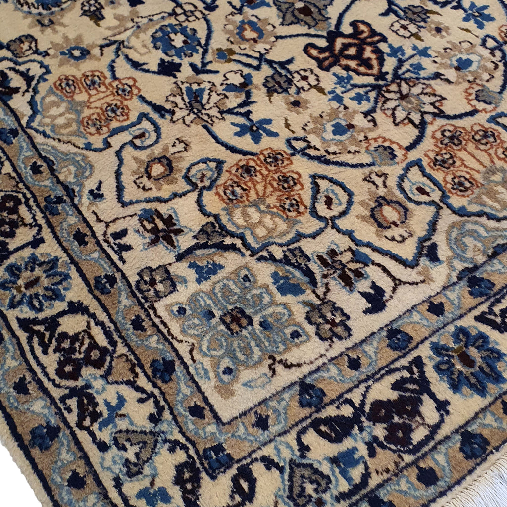 Persian Keshan Hand-Knotted Wool Cream with Centre Medallion-AR3482