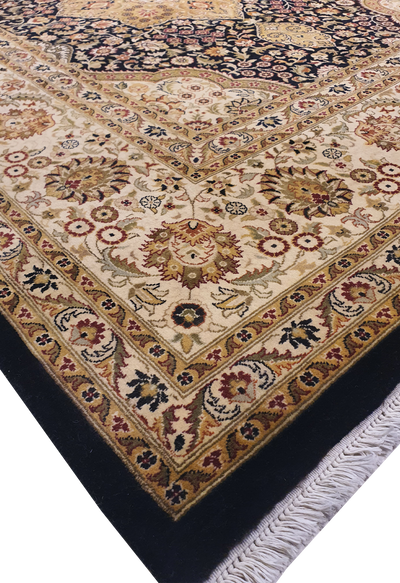 SUPERFINE PAK PERSIAN ISFAHAN BABY LAMBS WOOL CREAM & BLACK WITH 5 BEAUTIFUL MEDALLION - AR3969