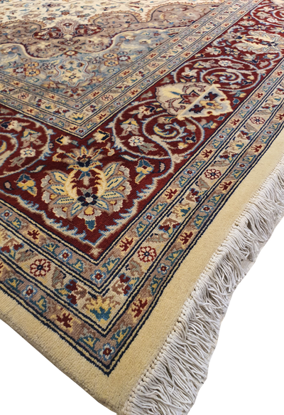 SUPERFINE PAK PERSIAN ISFAHAN WOOL CREAM WITH RED BORDER. THIS CARPET IS MADE OF FINE LAMBS' WOOL - AR3964