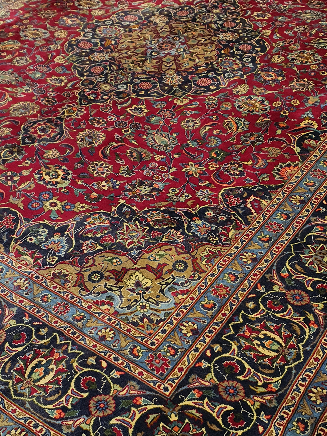 Persian Keshan Centre Medallion - 9.7 X 12.5 FT - AR1976