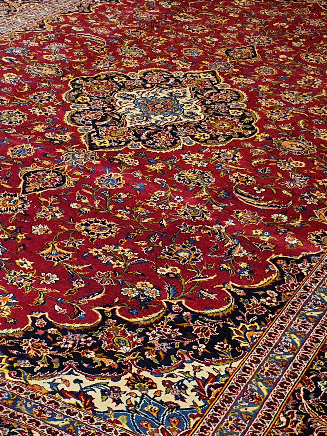 Persian Keshan Allover Motif Design with Centre Medallion - 9.5 X 14.0 FT - AR0489