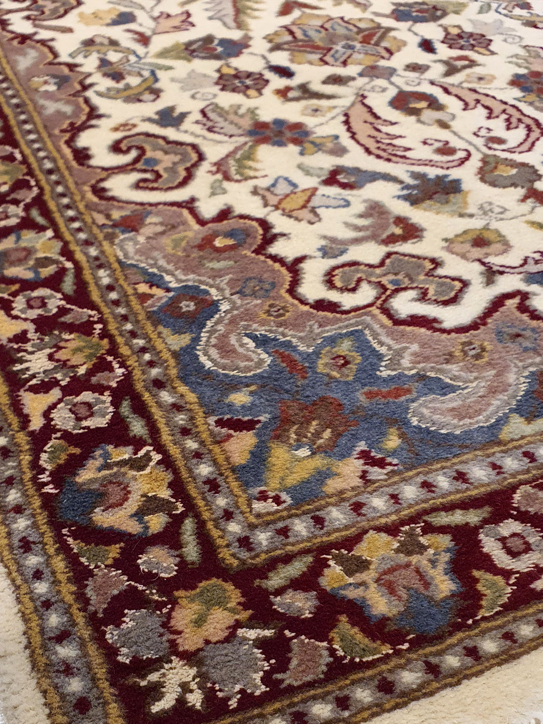 Superfine Pak Persian Isfahan Cream And Red Medallion Runner-AR3288