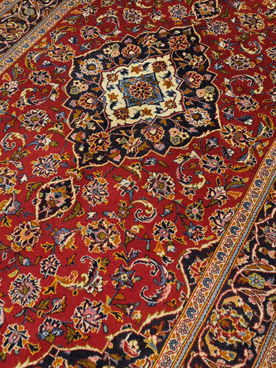 Superfine Persian Keshan Cream Hand Knotted Wool With Centre Medallion - 4.9 X 9 FT - AR3477