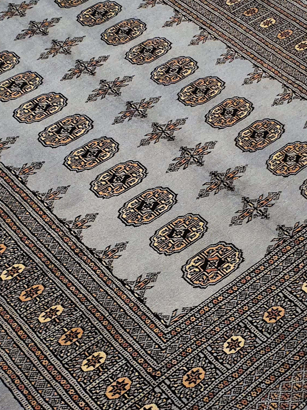 Persian Bokharah Grey - 4.02 X 5.08 FT - AR2208