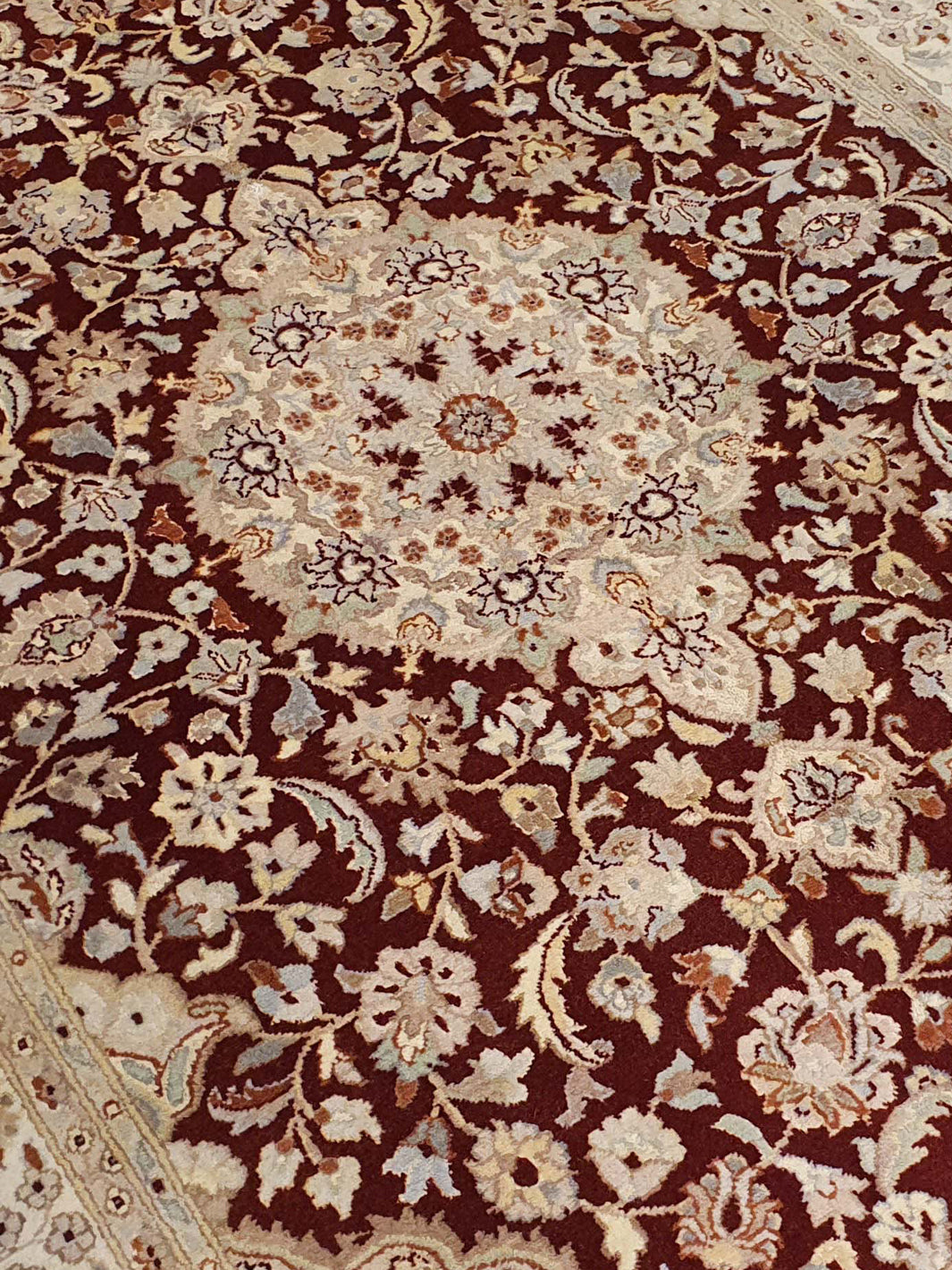 Pak Persian Isfahan With Silk - AR1275T