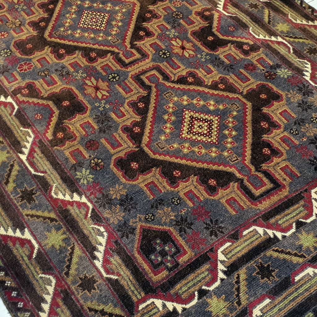 Persian Tribal Balouch Design with 3 Medallion - AR2516