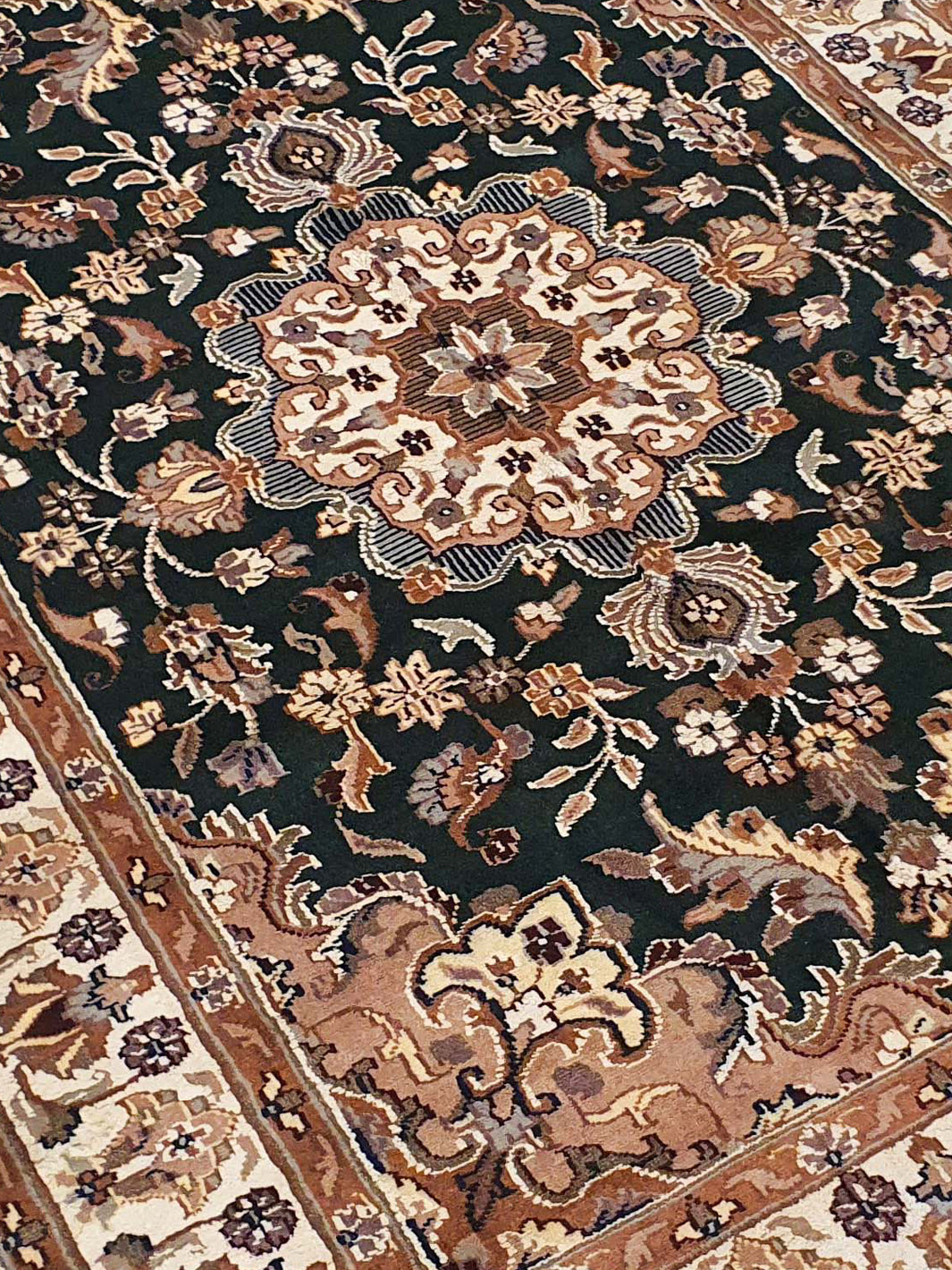 Persian Sk Isfahan Inlet Silk - AR0330