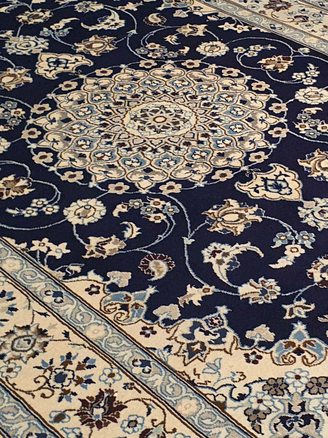 Superfine Persian Nain Blue With Cream Border - 6.4 X 9.8 FT - AR3229