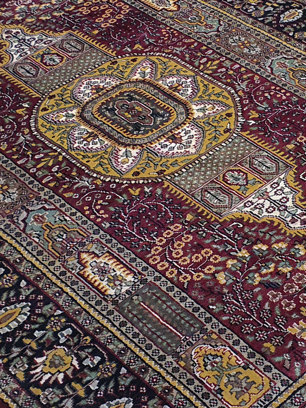 Superfine Kashmir Tree-Of-Life Hand-Knotted Silk Carpet - 5 X 7.3 FT - AR3902