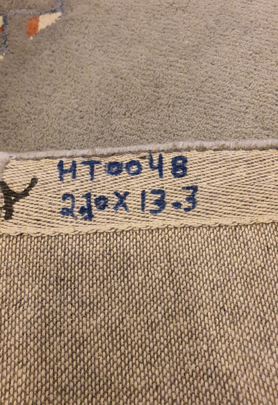 SUPERFINE HAND TUFTED SILK & WOOL SOFT GREEN WITH LINEAR CENTRE FLOW DESIGN RUNNER - HT0048