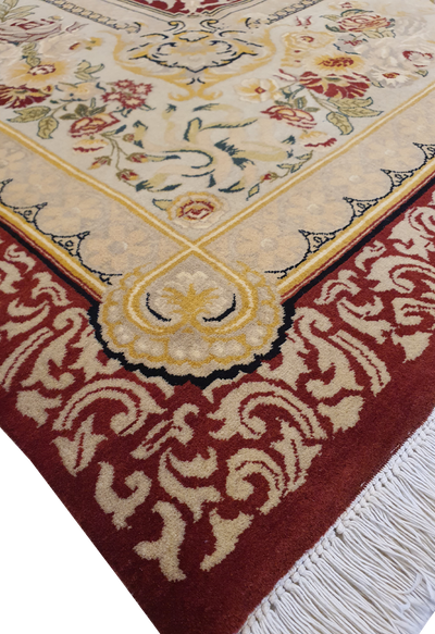 Aubusson Design made with Baby Lamb Wool - 8 x 10 FT - AR3651