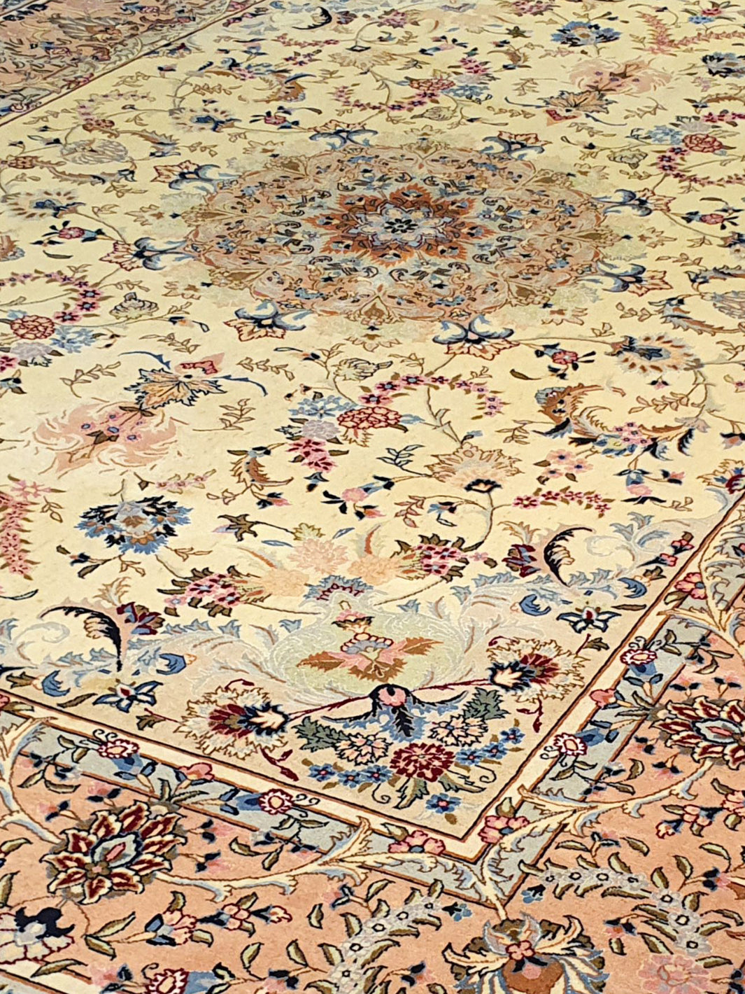 Tabriz Silk and Wool Cream - 7.11 X 11.6 FT - AR3003