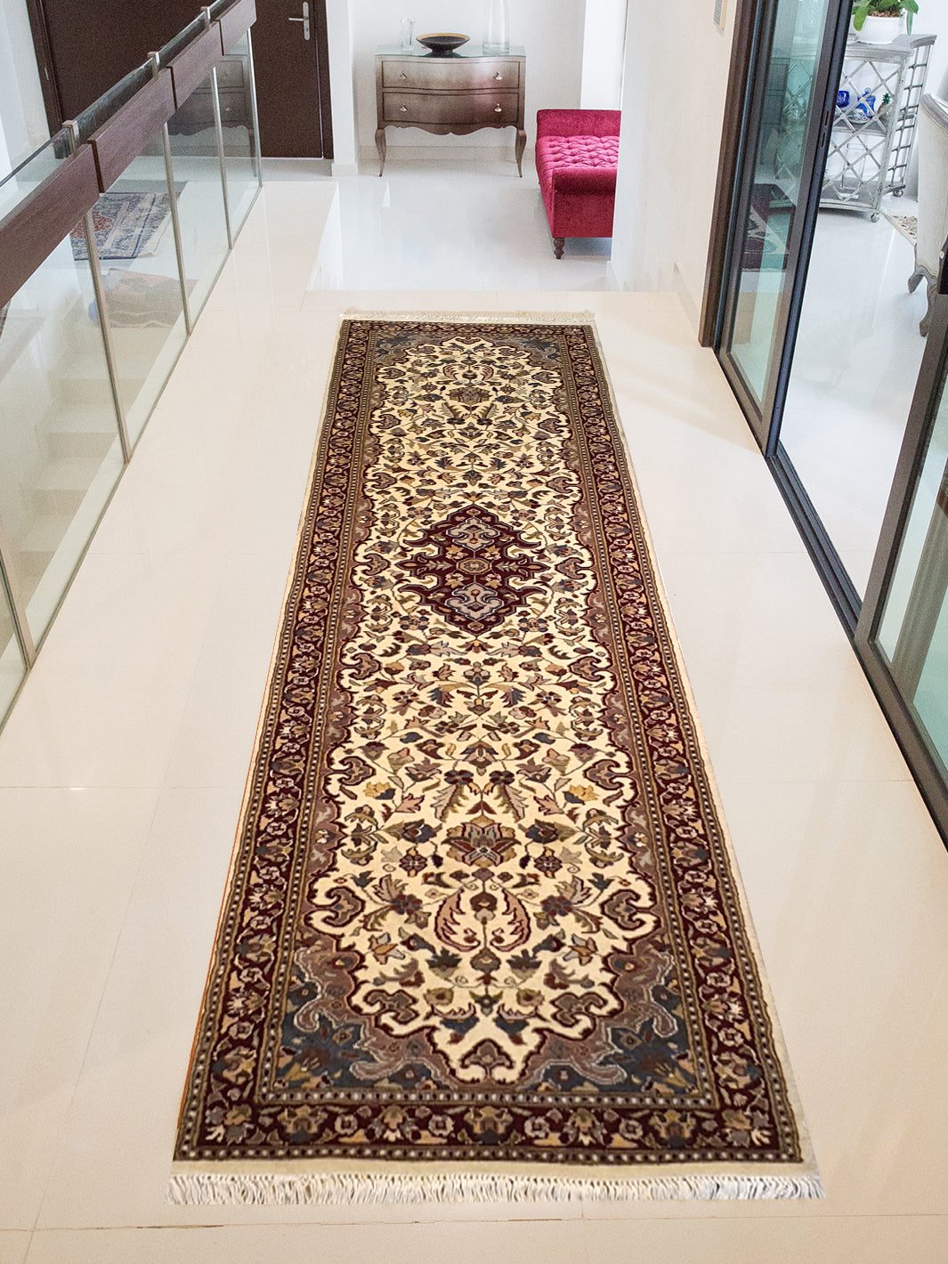 Superfine Pak Persian Isfahan Cream And Red Medallion Runner-AR3288