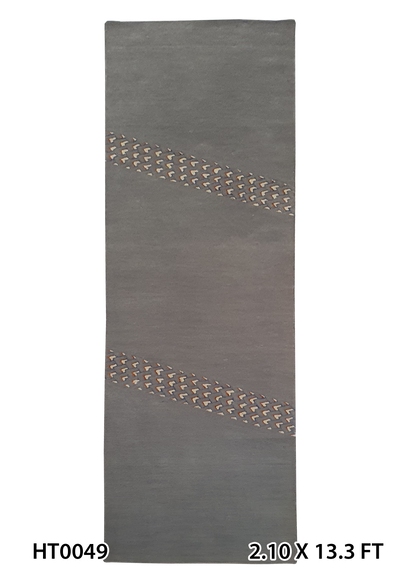 SUPERFINE HAND TUFTED SILK & WOOL SOFT GREEN WITH LINEAR CENTRE FLOW DESIGN RUNNER - HT0049