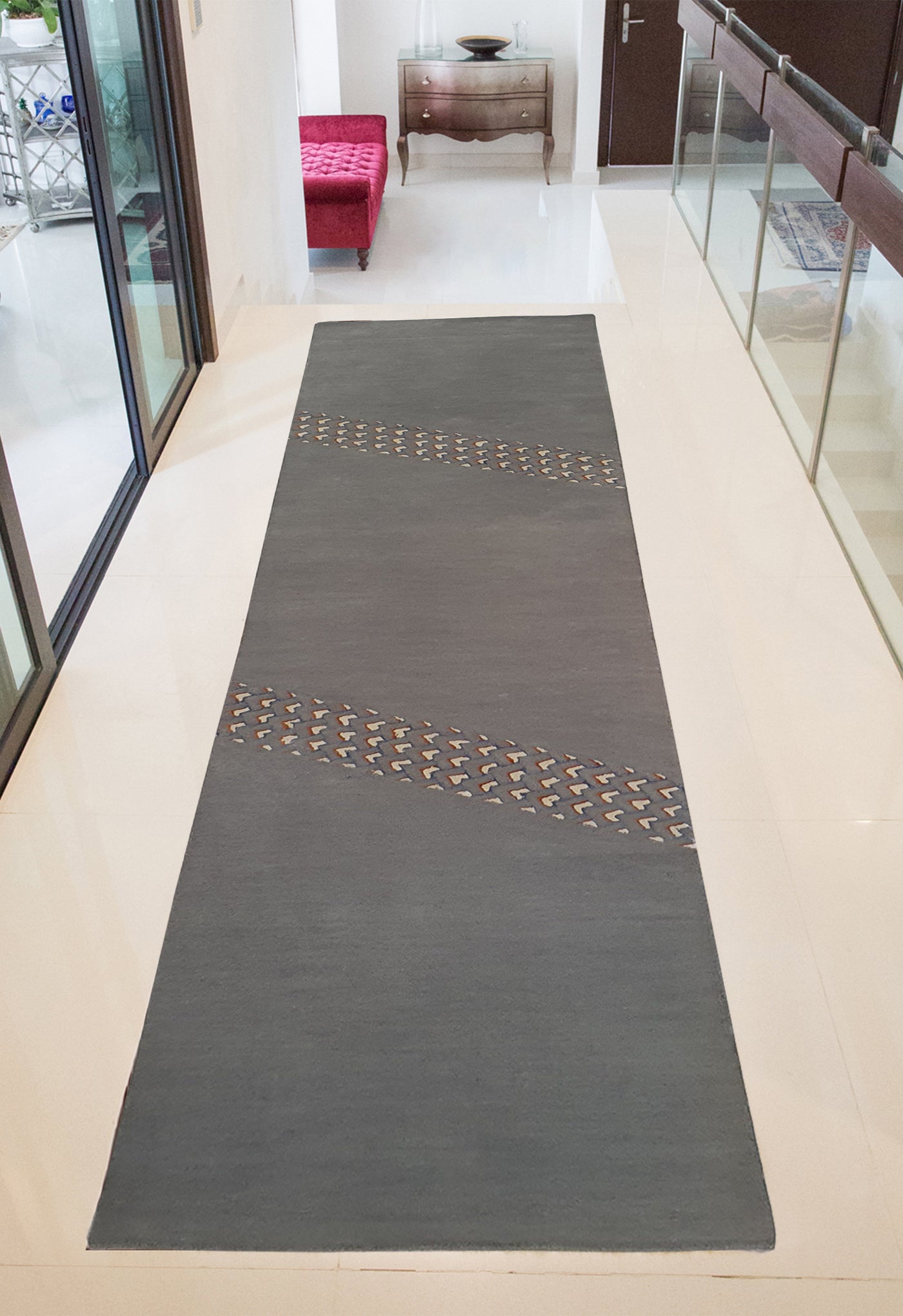 SUPERFINE HAND TUFTED SILK & WOOL SOFT GREEN WITH LINEAR CENTRE FLOW DESIGN RUNNER - HT0097