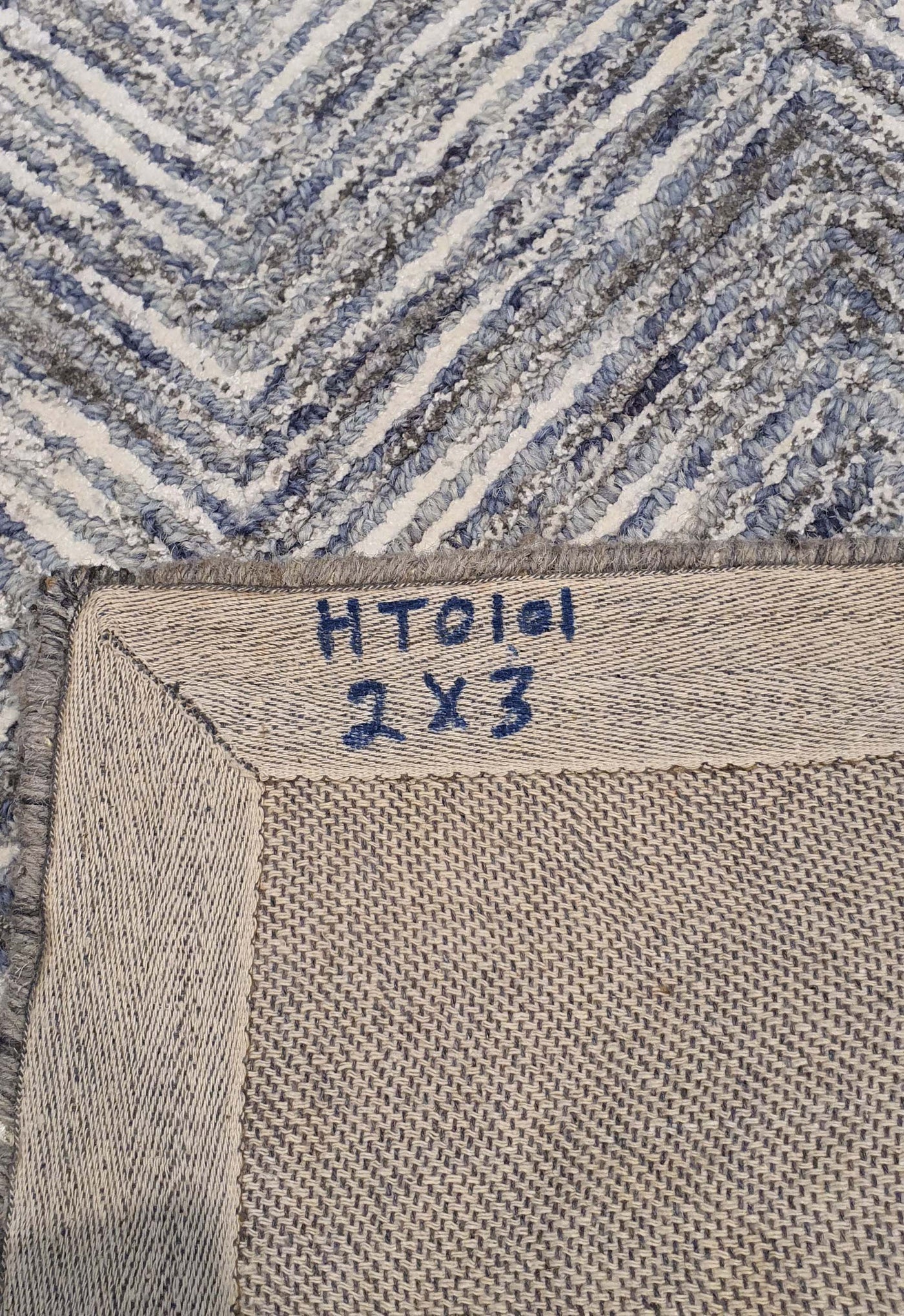 SUPERFINE HAND TUFTED LOOP & CUT PILE CARPET SAMPLE - HT0101