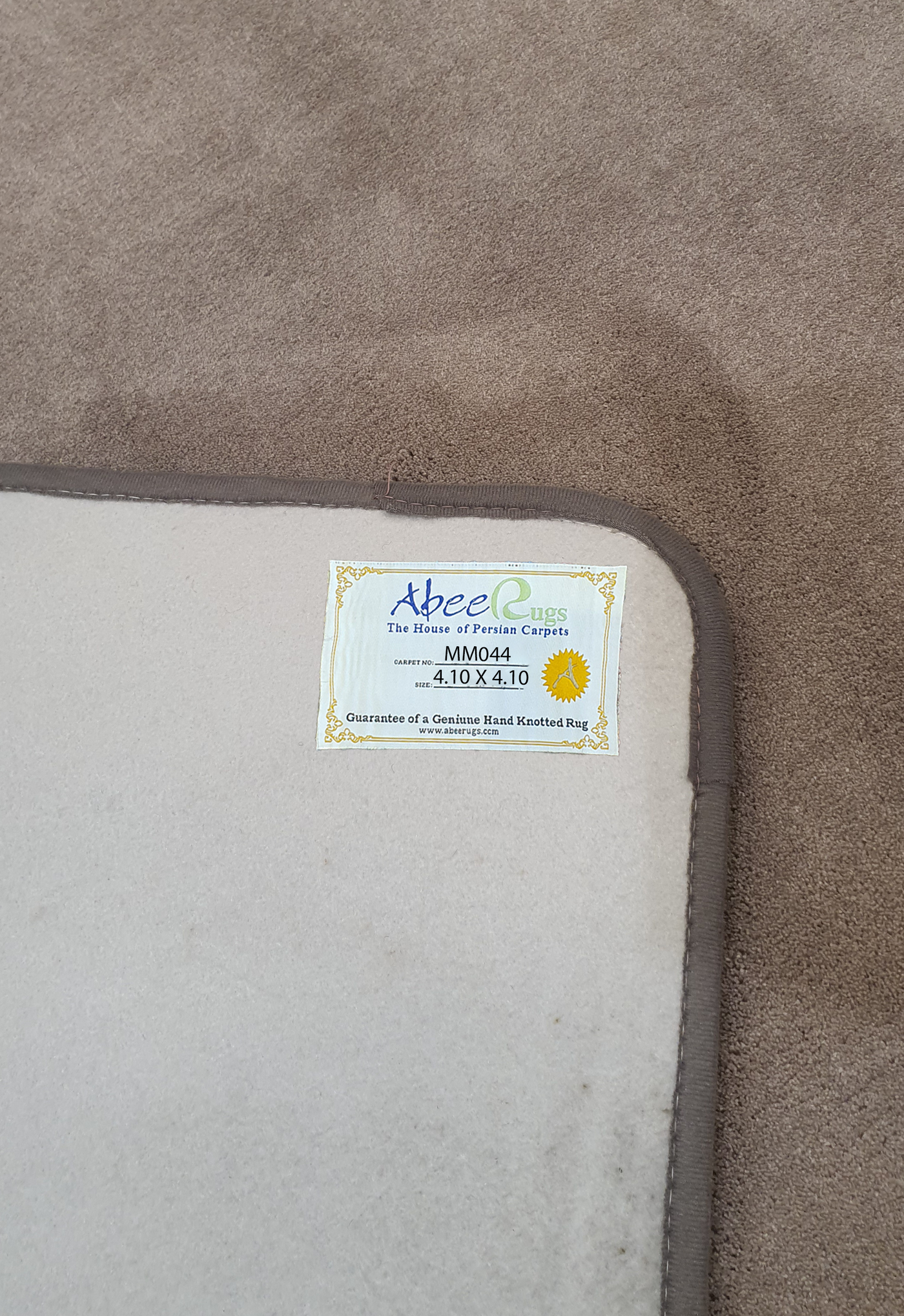 MACHINE MADE FOAM SQUARE LIGHT GREY CARPET - MM044