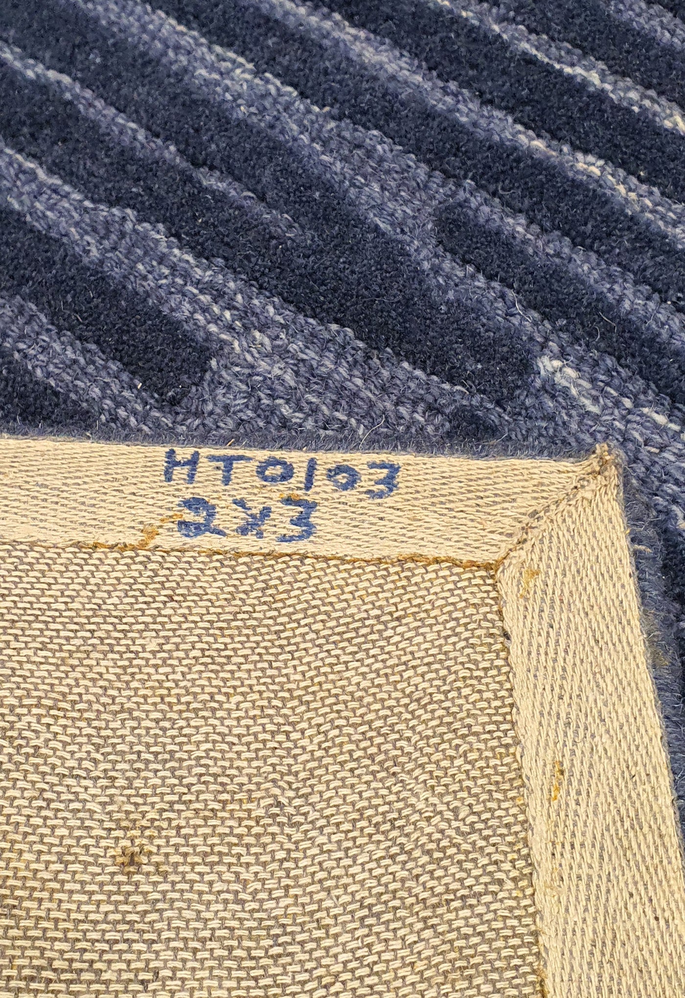 SUPERFINE HAND TUFTED LOOP & CUT PILE BLUE STRIPE CARPET SAMPLE - HT0103